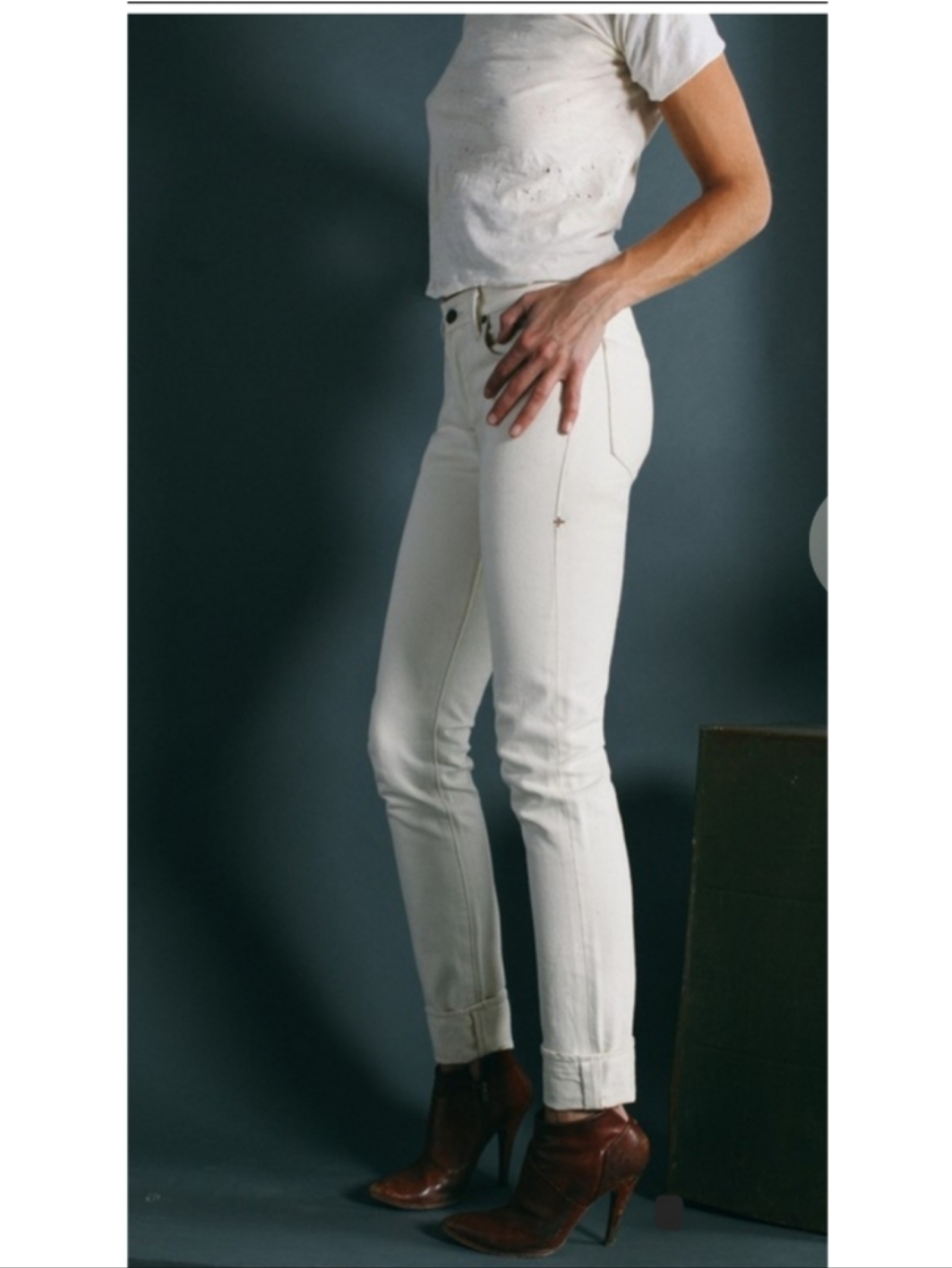 Imogene + Willie James Jean Slim Straight Natural Seeded Selvedge Denim 25